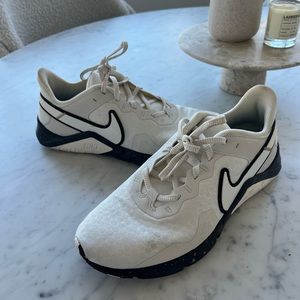 Nike Sneaker - White and Black, tennis and golf